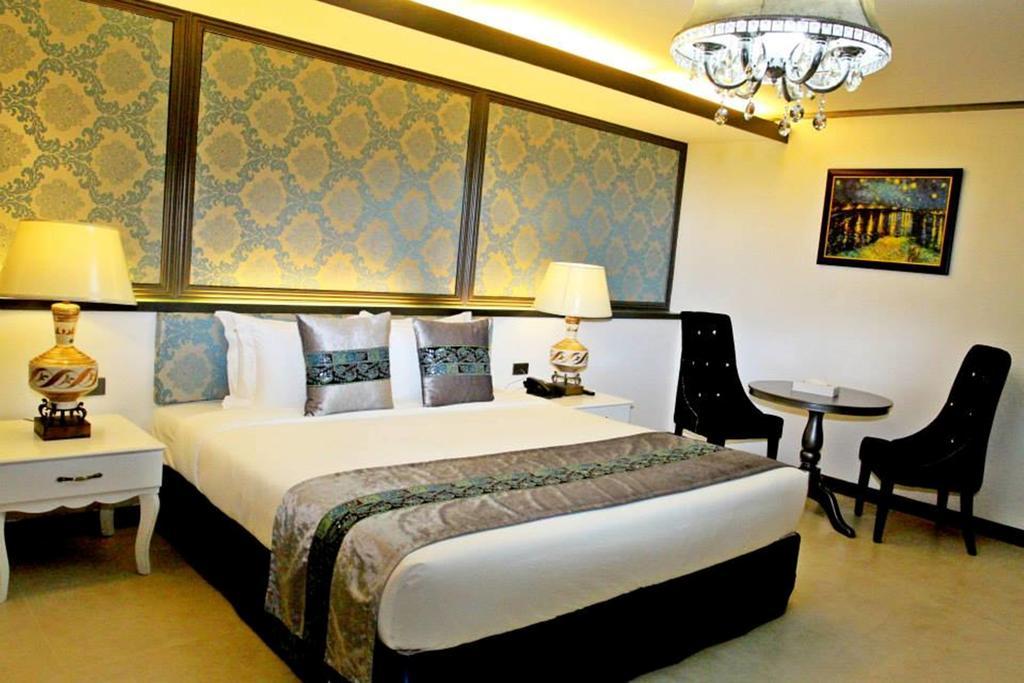 The Pepperland Hotel Легаспи Номер фото